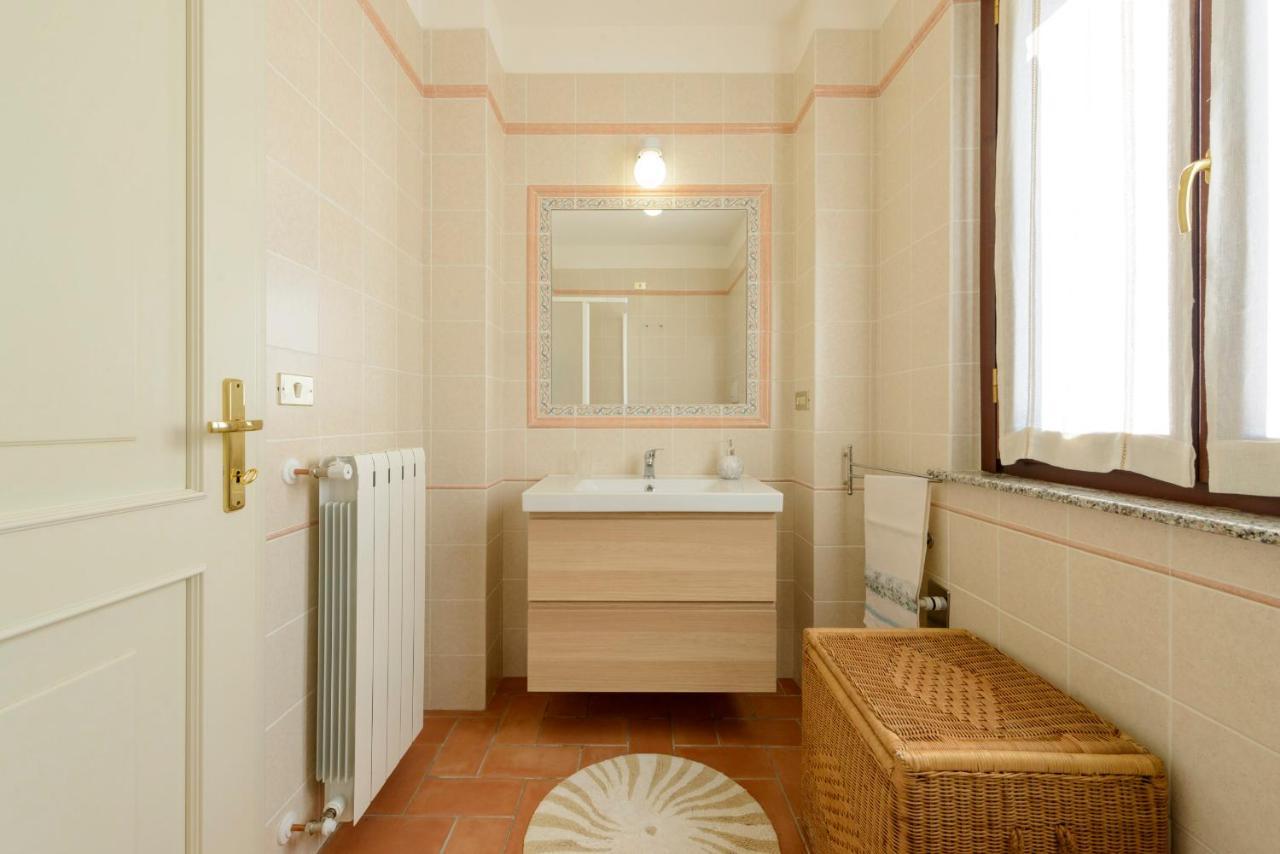 グッビオ La Casa Di Claudiaヴィラ エクステリア 写真