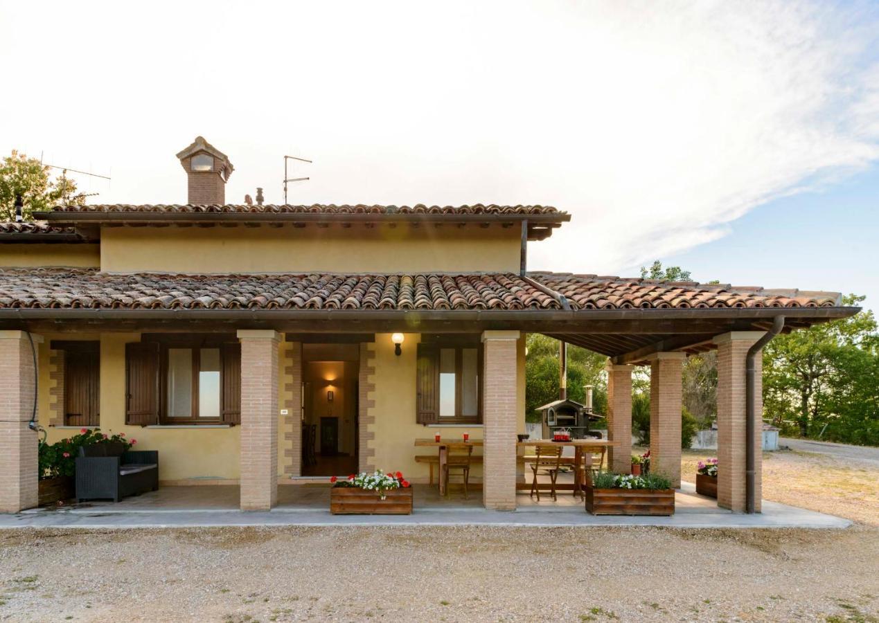 グッビオ La Casa Di Claudiaヴィラ エクステリア 写真