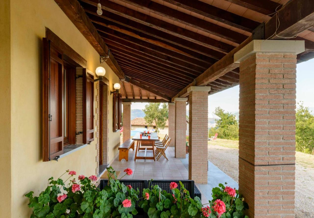 グッビオ La Casa Di Claudiaヴィラ エクステリア 写真